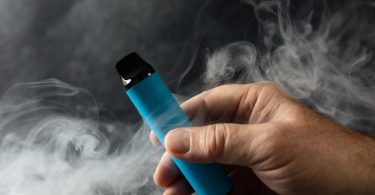 Disposable Vapes or Reusable Vapes? What Every Smoker Should Know Before Switching